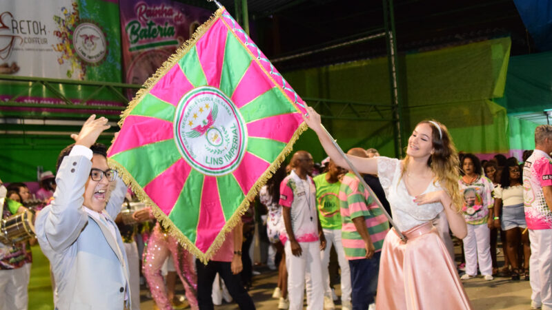 Conheça os casais de mestre-sala e porta-bandeira da Lins Imperial para o Carnaval 2023